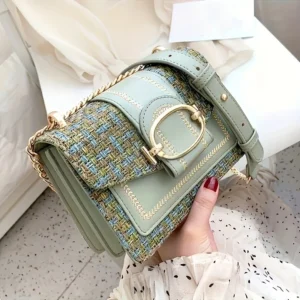 Fashionable Buckle Closure